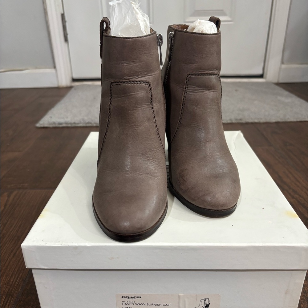 Coach Women's Ankle Booties Size 6 Color Smoke - Picture 4 of 7